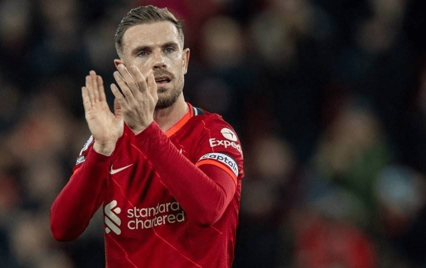 足球国足球员海外首发，发挥稳定